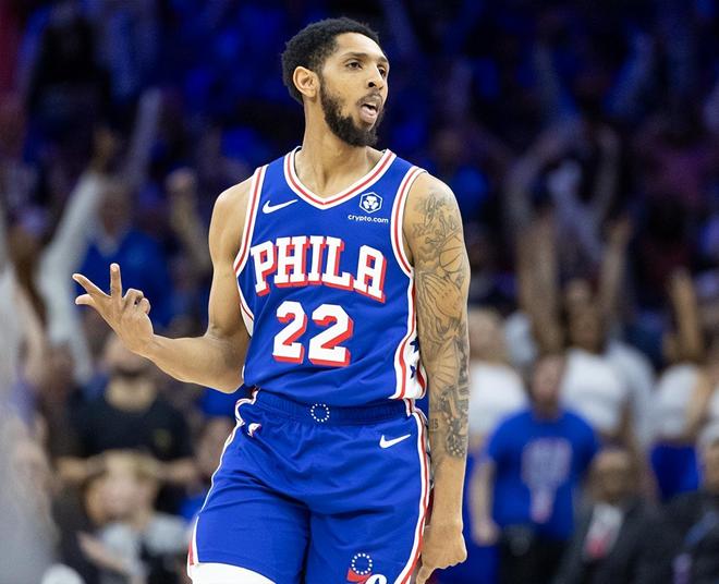 32分10助8中8命中成历史首例：CBA弃将佩恩在NBA书